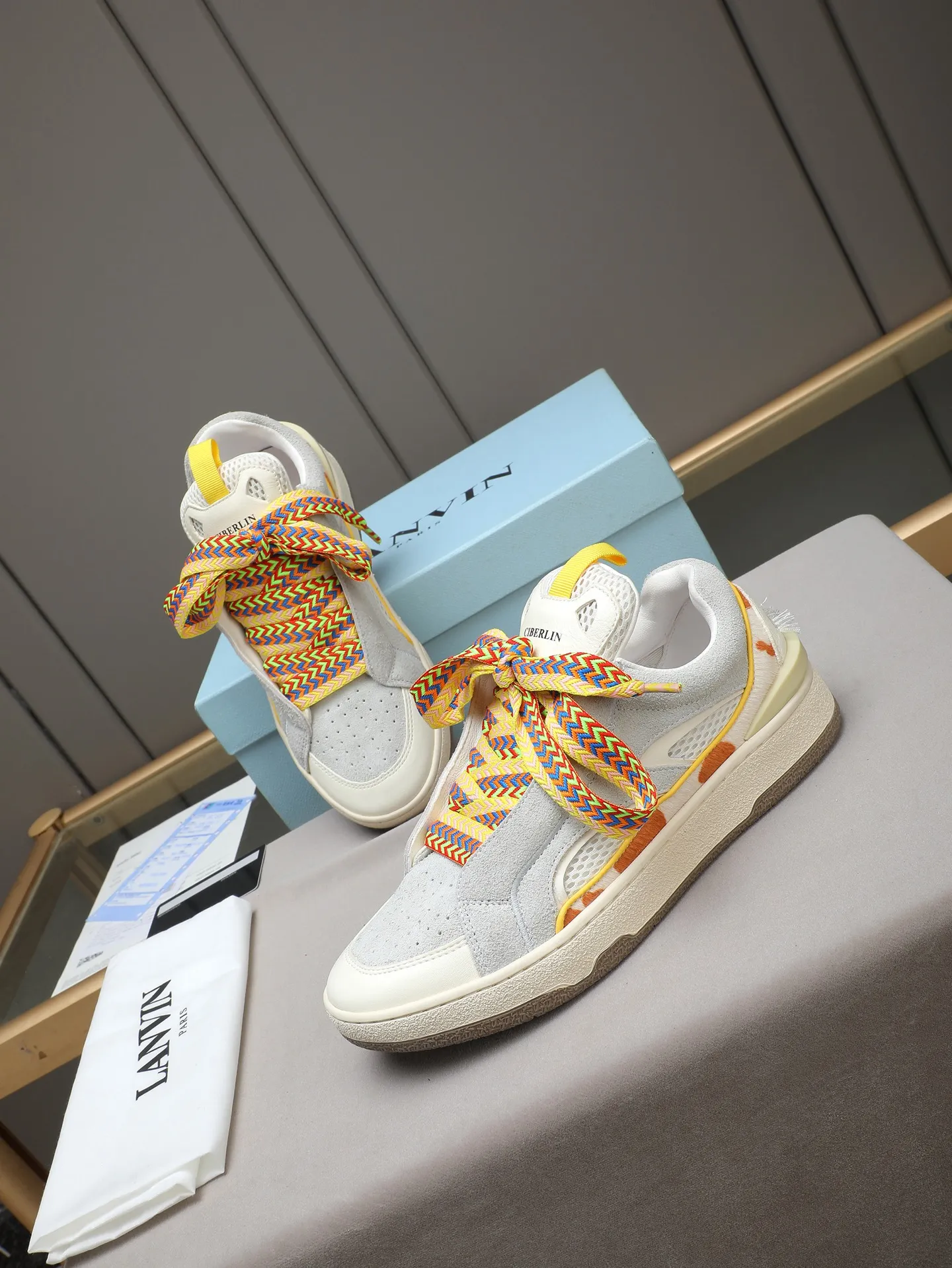 Men's shoes 💰640 [LANVIN] The latest fashionable item! High quality CLAY series‼ ️ The latest trendy products of the season 🌈Many bloggers have planted grass and purchased the original open-mold customization. The upper and outsole are sewn with mark threads without edge sealing. Multiple material splicing combination design. Very versatile for fashionable and casual wear. Comfortable on the feet. Self-recommended. Upper cowhide + cow suede + breathable mesh lining. Foot-padding cowhide. Exclusive original open-mold clear logo rubber outsole ⚠️38-44 (customized for 45)